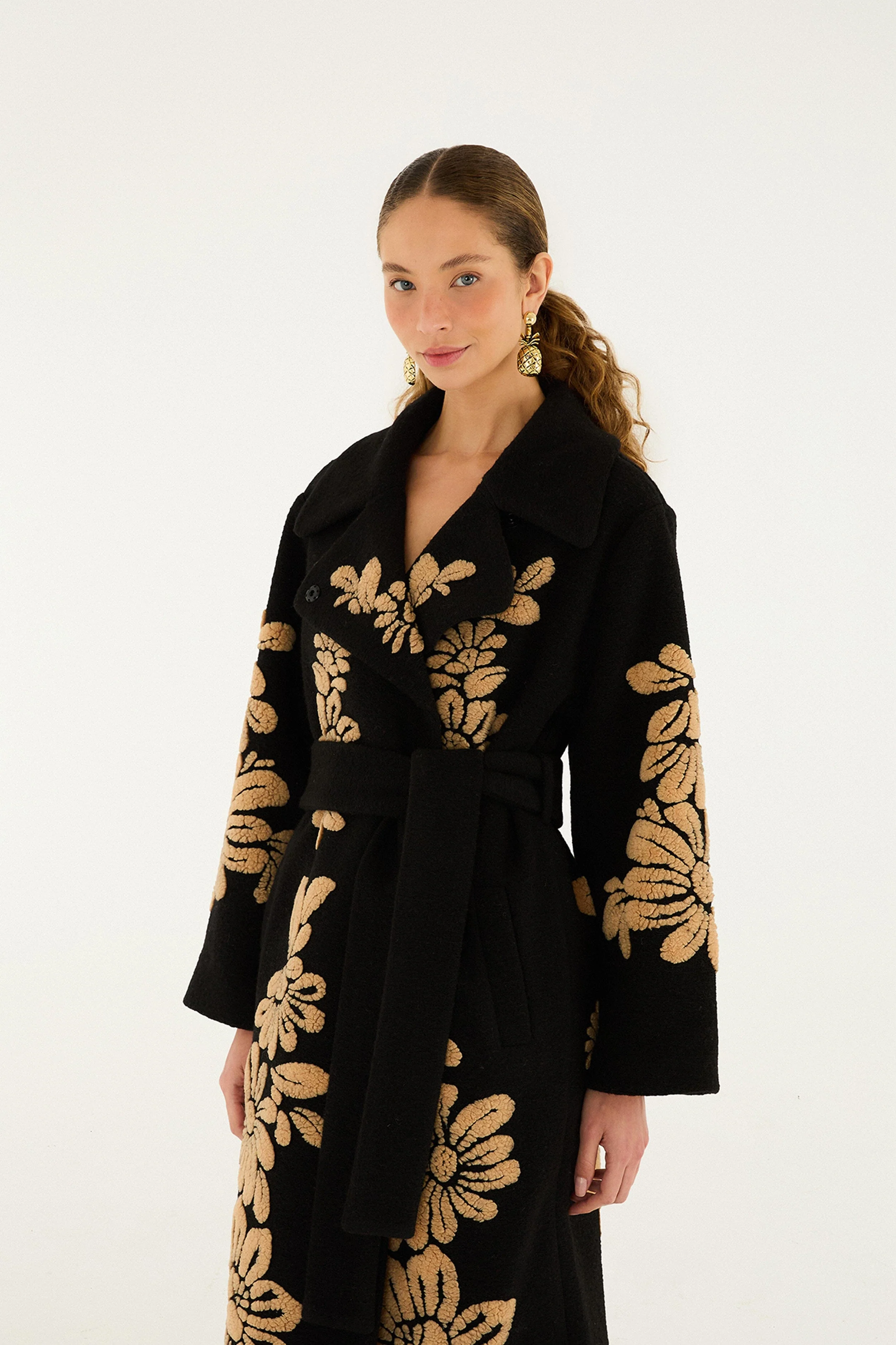 Bold Flowers Black Fleece - Image 4